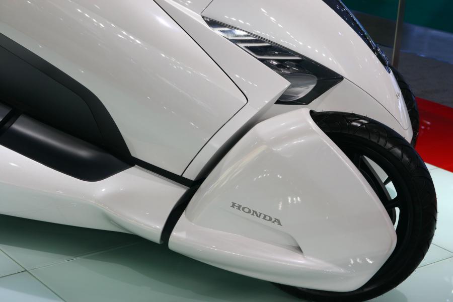  Honda 3R-C Electric Vehicle Concept 2010 года  (фото 16 из 36)